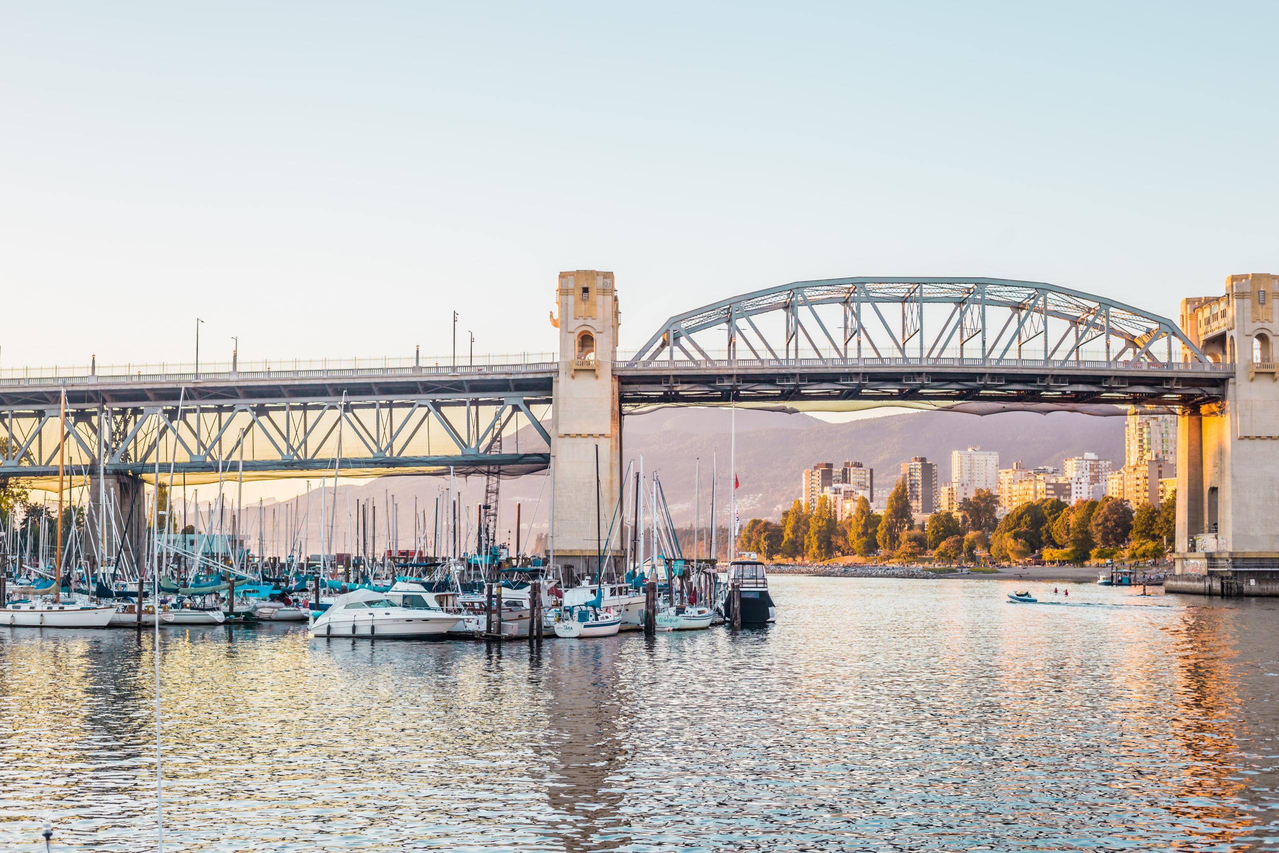 Conheça Vancouver por uma local: o que fazer, quando ir e o que visitar no Canadá