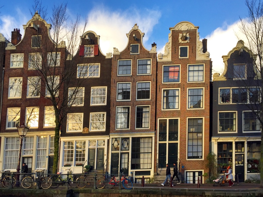 casas típicas de amsterdam