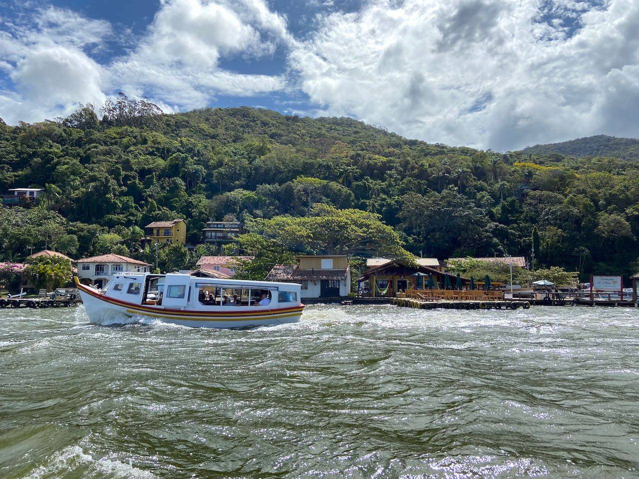 Barco na Costa da Lagoa em Florianópolis